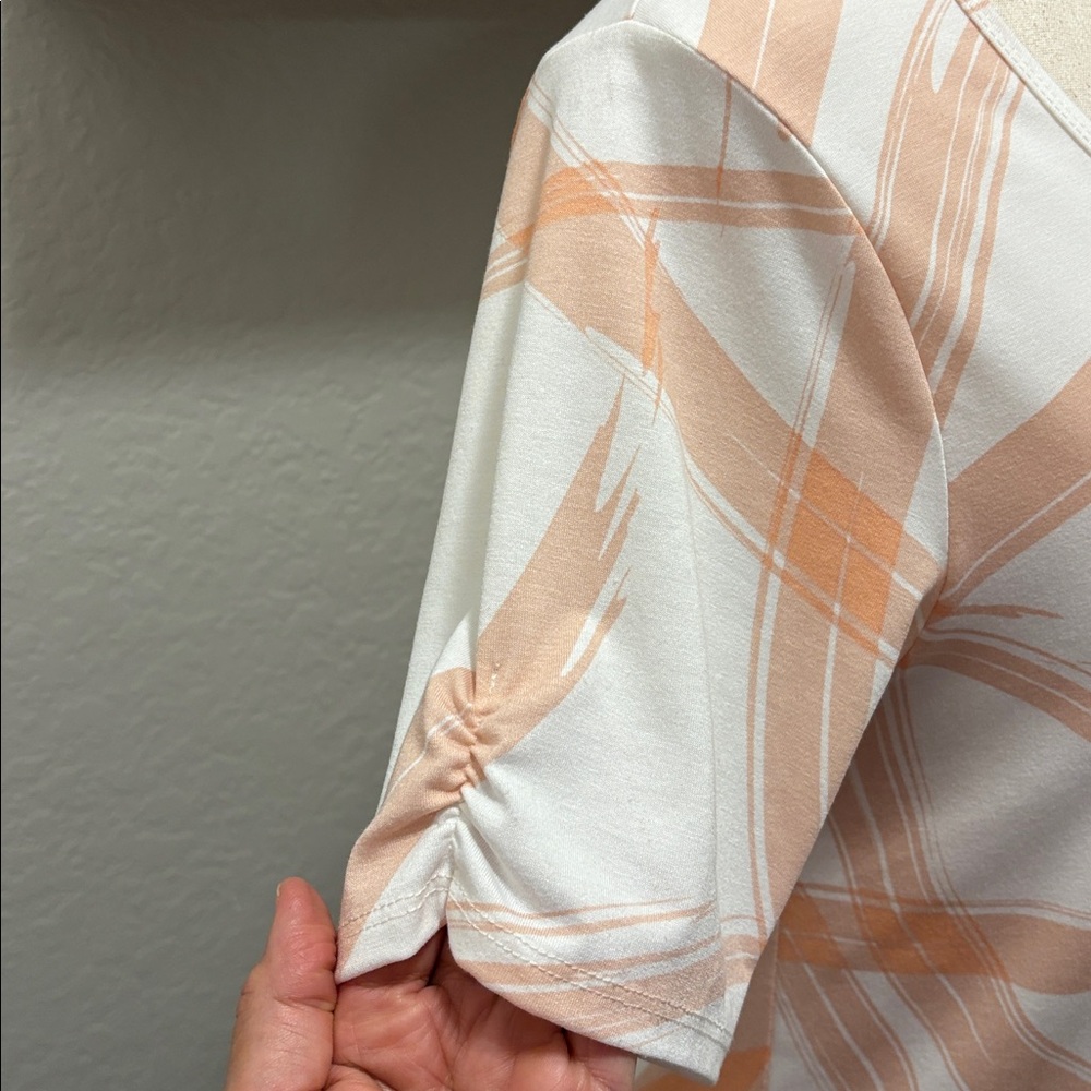 LulaRoe Morgan Flare T White & Peach 3039 - Picture 3 of 4